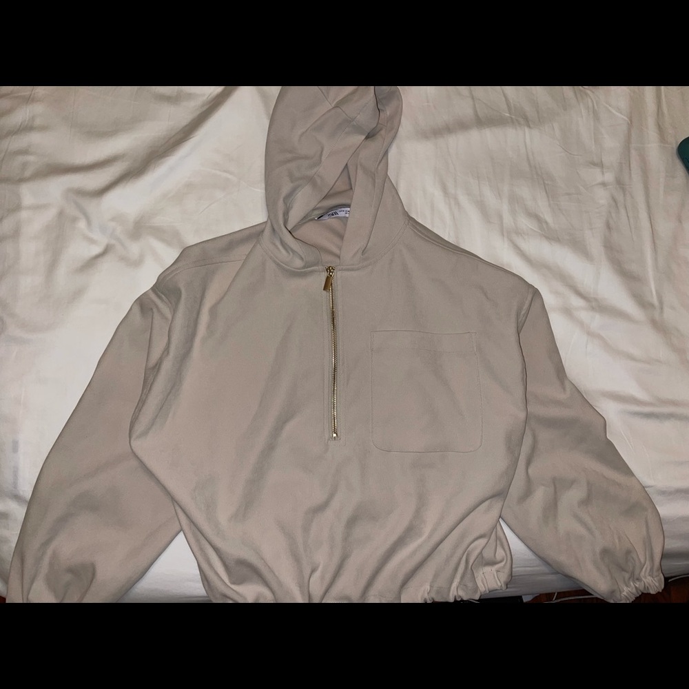 Zara Crop hoodie w/ Gold Zipper